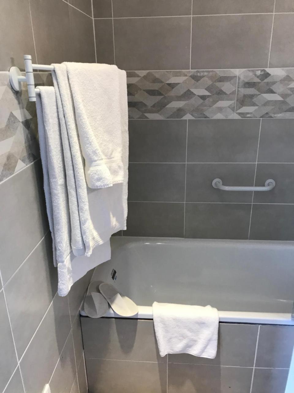 Les Iris Hotel