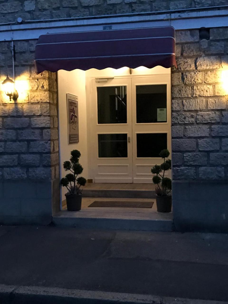 Les Iris Hotel 2*