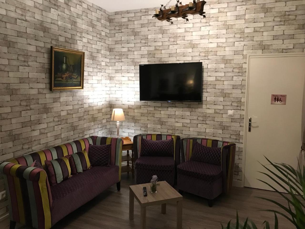 Les Iris Hotel